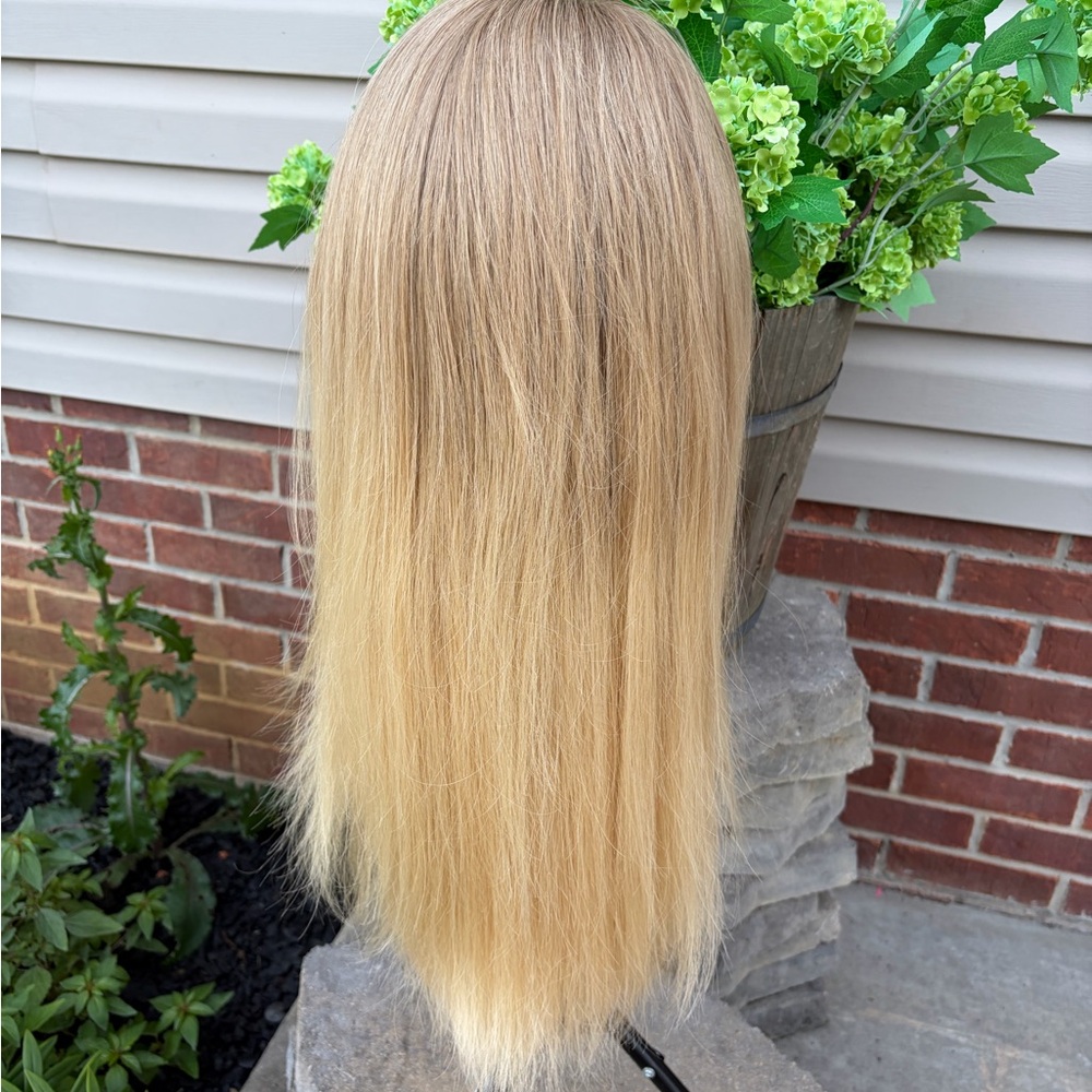 Hairvivi Sophia Blonde Balayage 18” human hair wig